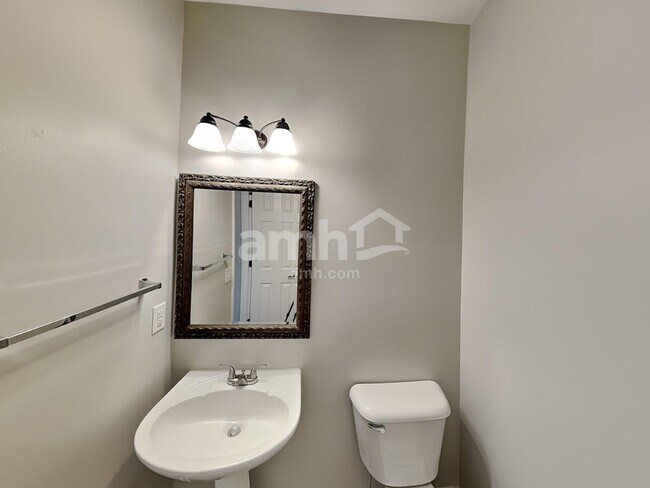 Building Photo - 3035 Romain Trail