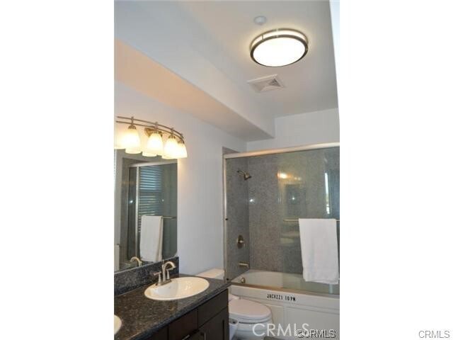 Building Photo - 408 Avenida Santa Barbara