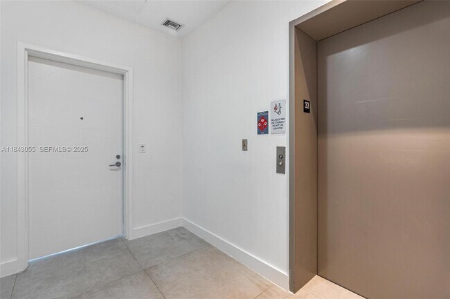 Building Photo - 16385 Biscayne Blvd