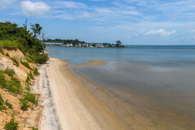 Building Photo - UNIQUE OFFERING-HISTORIC CAPE COD ON URBAN...