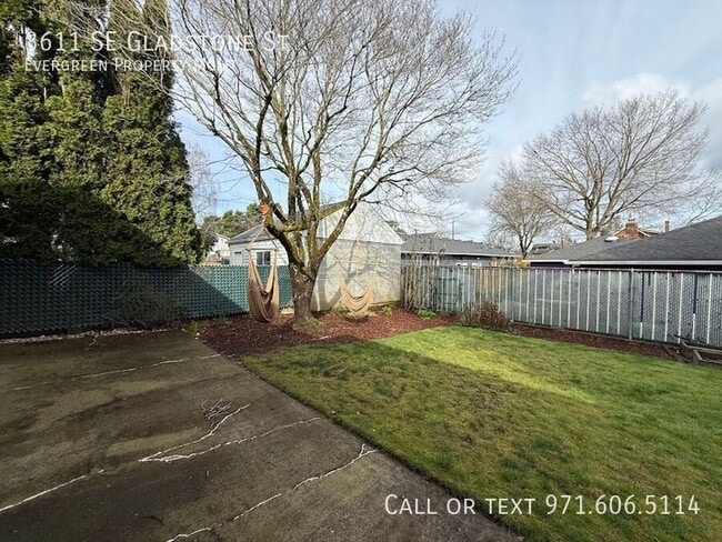 Building Photo - 3611 SE Gladstone St