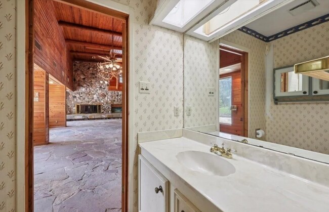 Building Photo - 5710 Glasgow Ln