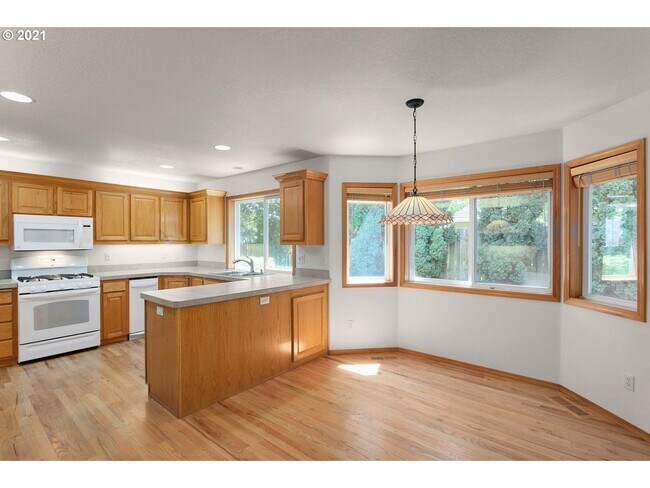 Building Photo - 4 Bedroom Bethany Home on a Large Corner L...