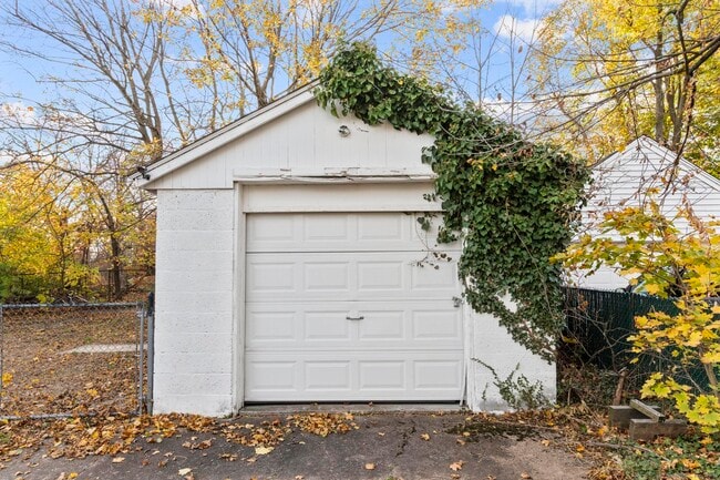 Building Photo - 29 Abner St