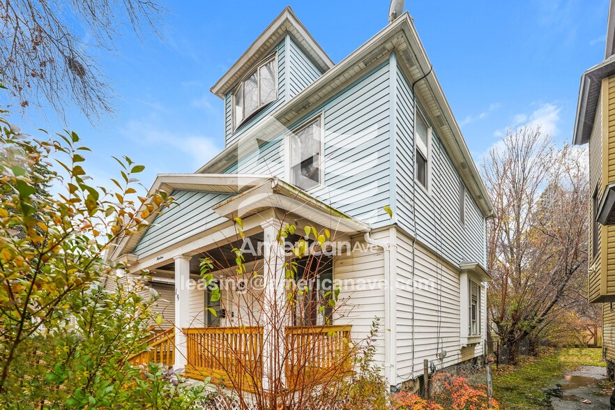 Building Photo - 19 Ferndale Crescent