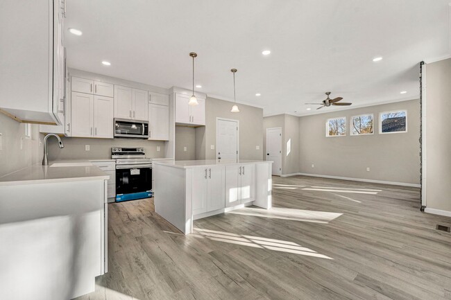 Building Photo - Charming 4 Bedroom Haven in Laurens