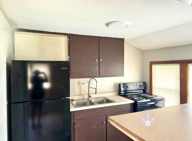 Building Photo - Peaceful 1-Bedroom Retreat with Private Yard