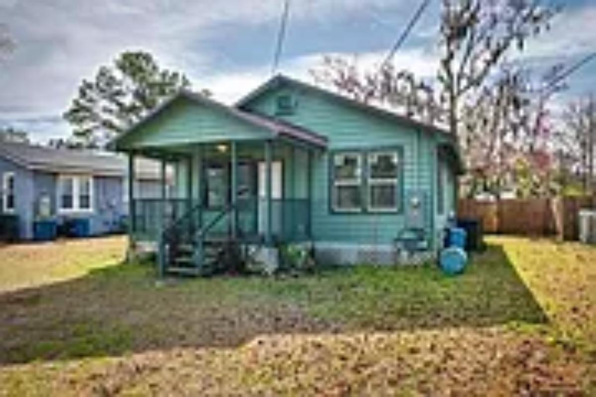 Building Photo - 250 Vernis Ave