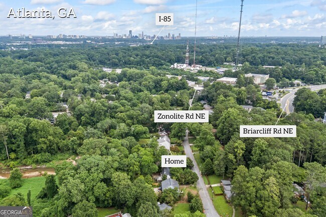 Building Photo - 1742 Helen Dr NE