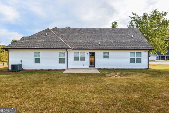 Building Photo - 320 Woodland Ridge Cir