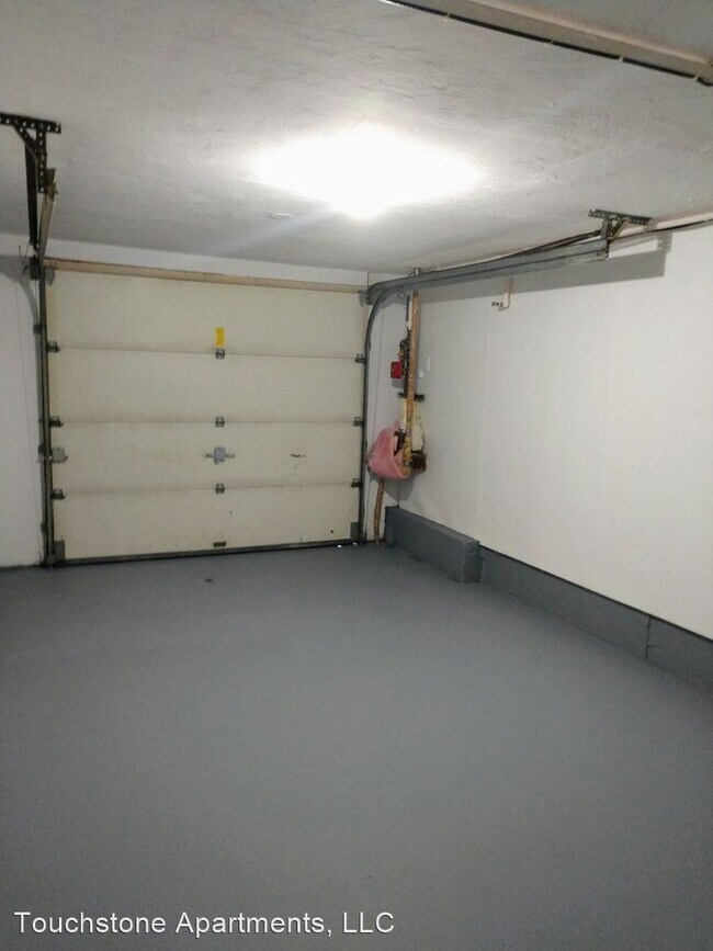 Building Photo - 221 Park St