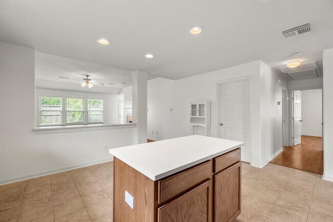 Building Photo - 3211 Falcon Trail Dr