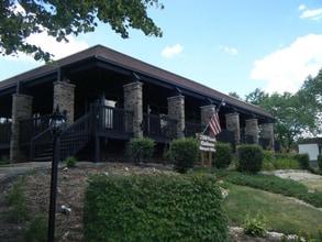 Building Photo - 550 W 75th St