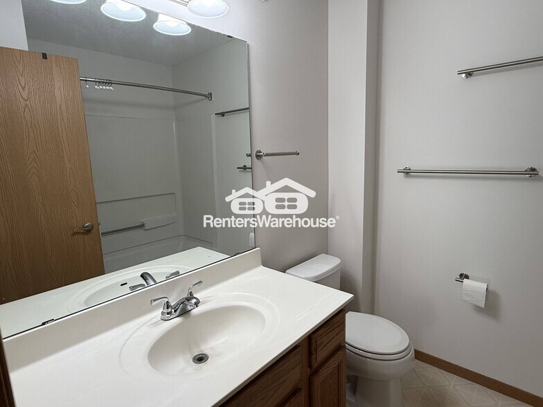 Building Photo - 15573 Flight Way