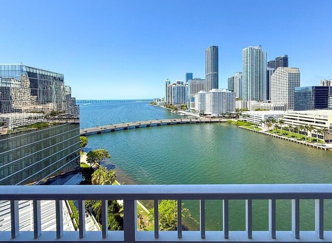 Primary Photo - 701 Brickell Key Blvd