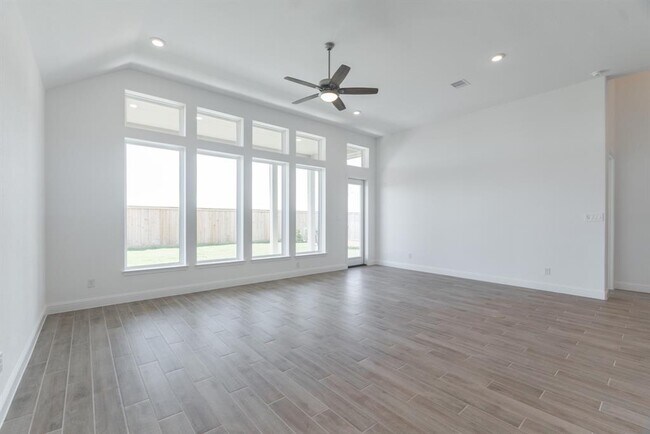 Building Photo - 11219 Tropical Forest Way