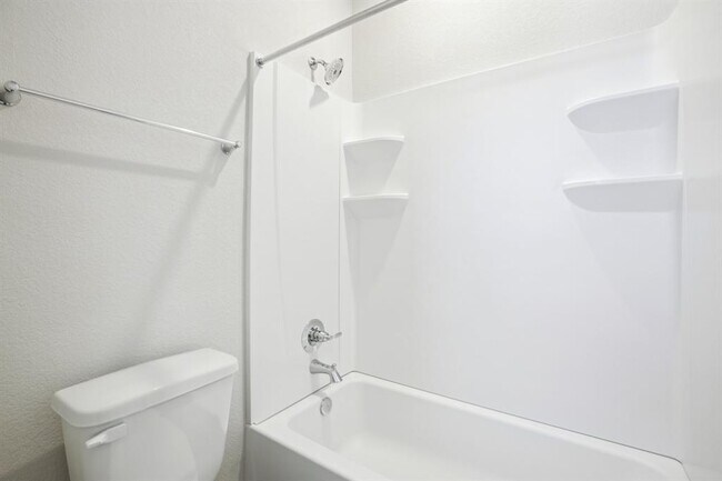 Building Photo - 2332 Delano Dr