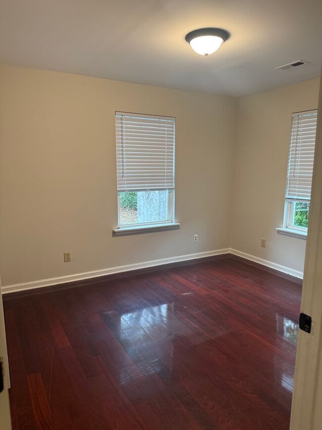 Building Photo - 604 41st Ave N