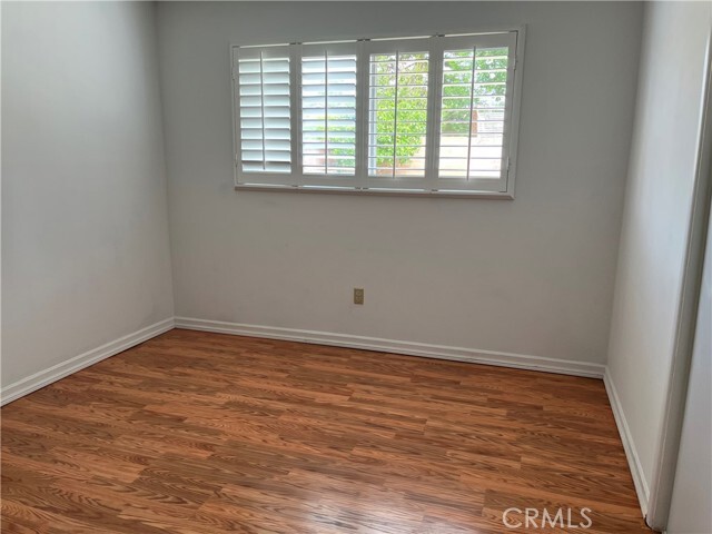 Building Photo - 235 Green Oaks Dr
