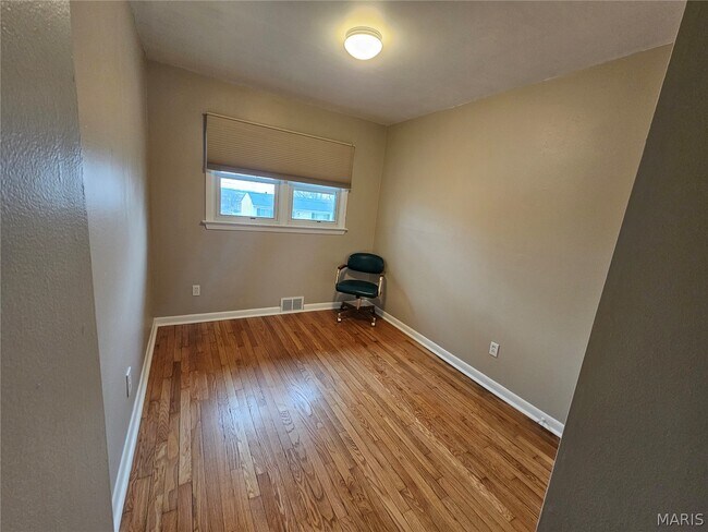 Building Photo - 206 Lake Ave