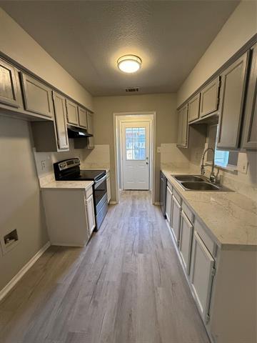 Building Photo - 1435 N Bluegrove Rd