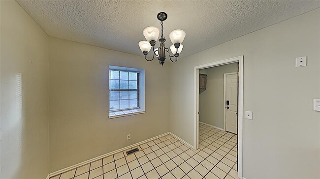 Building Photo - 1616 Shadybrook Ln
