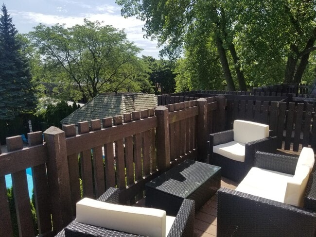 Building Photo - 1721 Northfield Sq