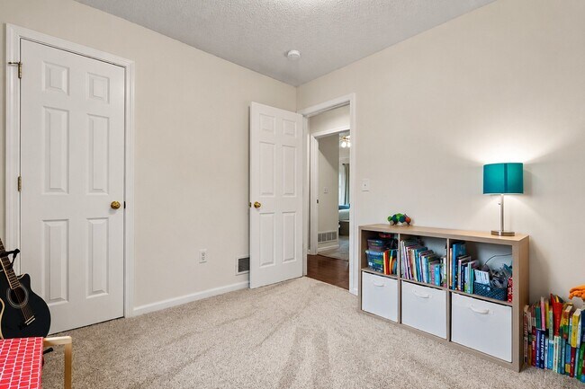 Building Photo - 15032 W 146th Terrace