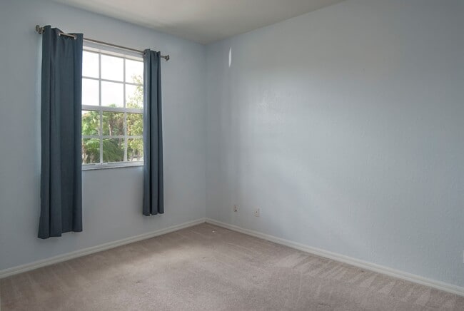 Building Photo - 9986 E Villa Cir