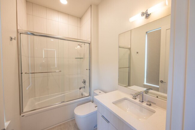 Building Photo - Riverside Townhomes - Waterfront Living in...