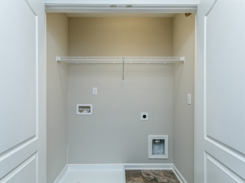 Building Photo - 1421 Tamarino Dr