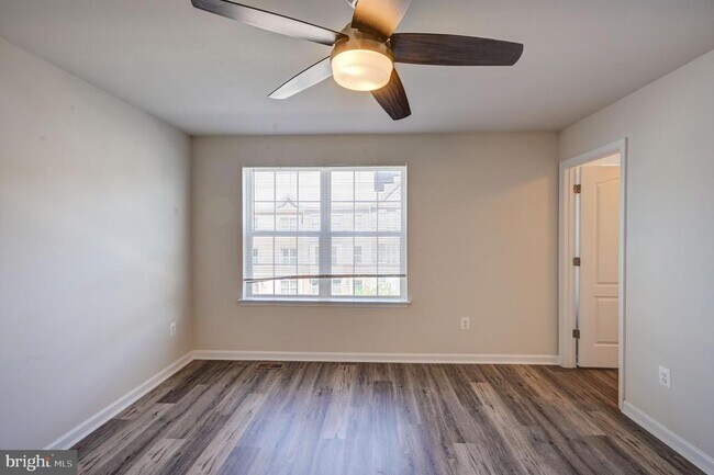 Building Photo - 1317 Hawthorn Dr