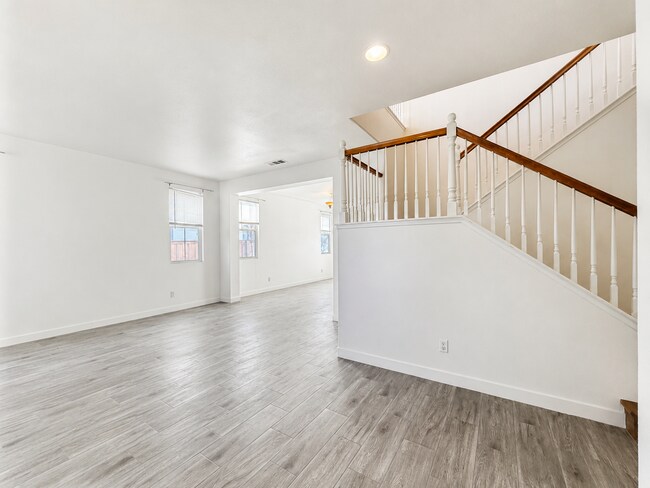 Building Photo - Beautifully Updated 5 Bedroom House with 3 Car Garage For Rent