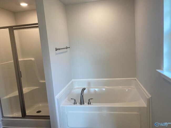 Building Photo - 109 Sorrelweed Dr