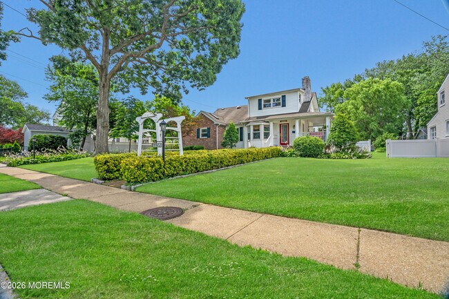 Building Photo - 1209 16th Ave