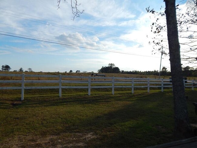 Building Photo - 1019-B Mckee