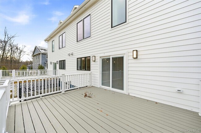 Building Photo - 67 Paulding Ln