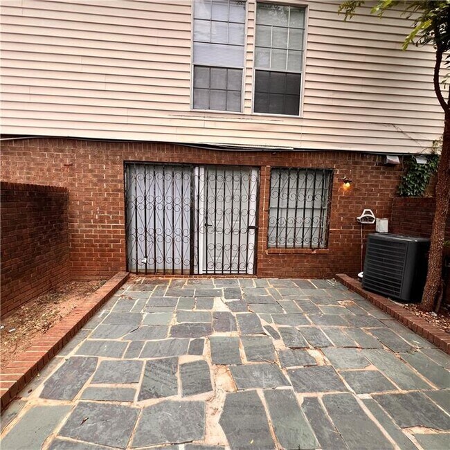Building Photo - 3254 Strawberry Ln