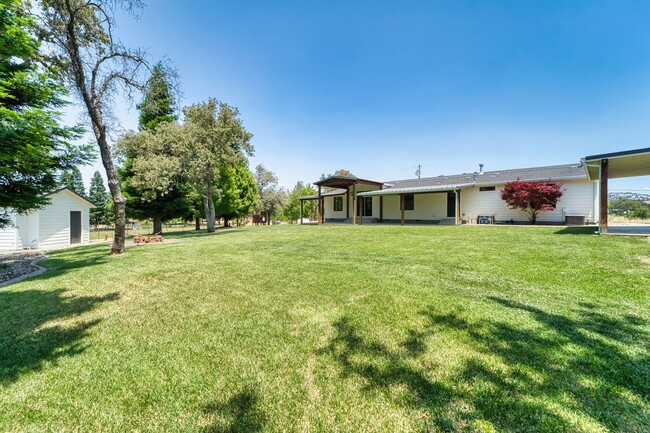 Building Photo - Escape to the Country – Beautiful 3 Bed, 2...