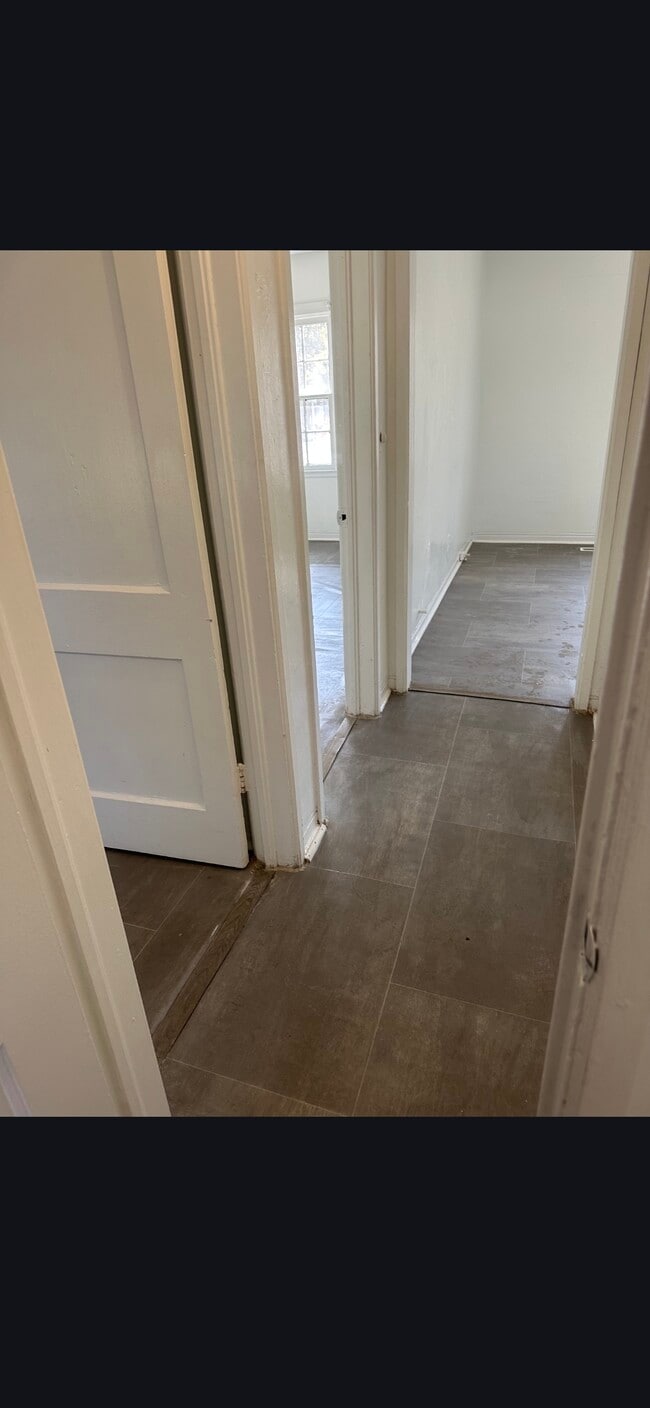 Building Photo - 2001 W 28th Ave