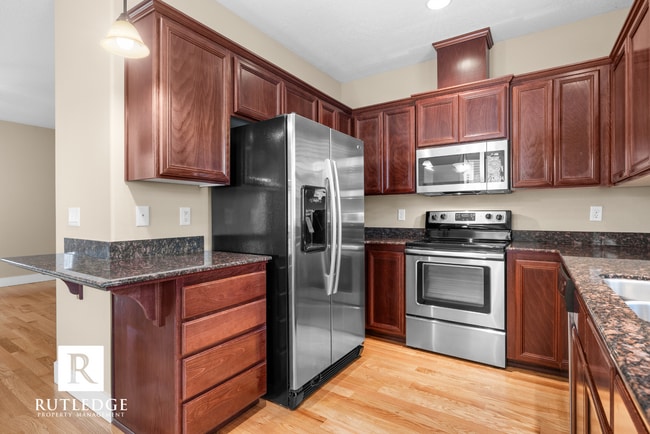 Building Photo - Gorgeous Townhome in Historic Jacksonville / 2 Master Suites