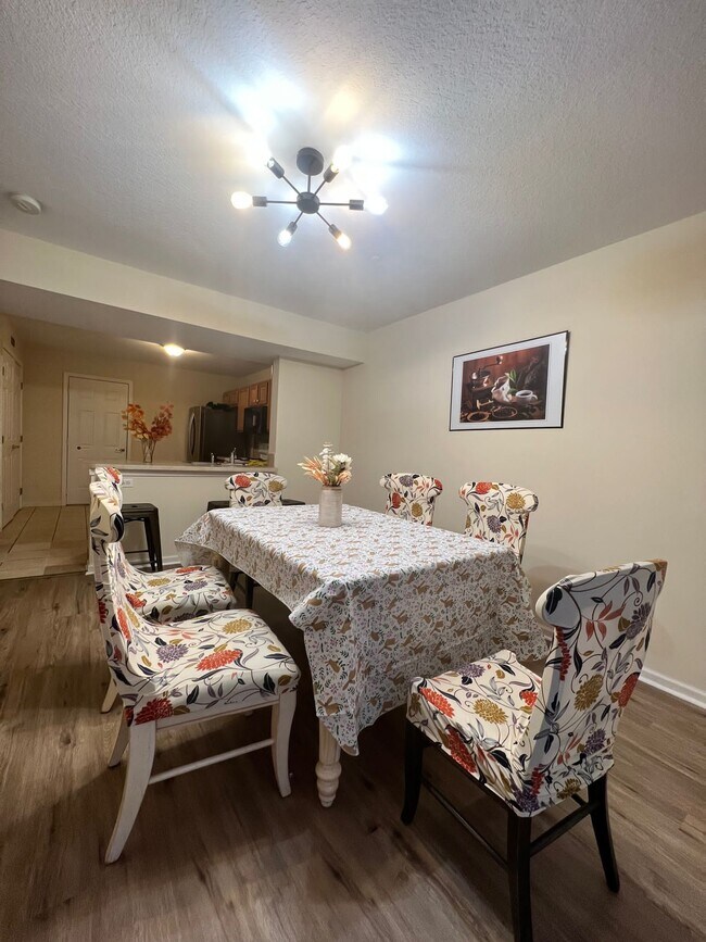 Building Photo - 1511 Legend Trail Dr