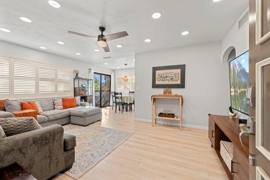 Building Photo - 18122 Sundowner Way