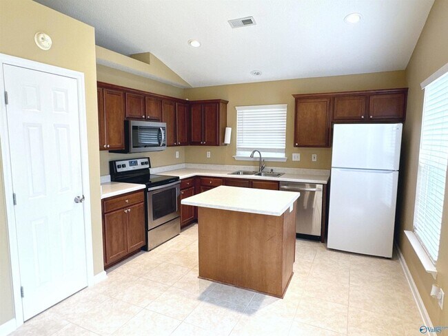 Building Photo - 117 Bremerton Dr SW