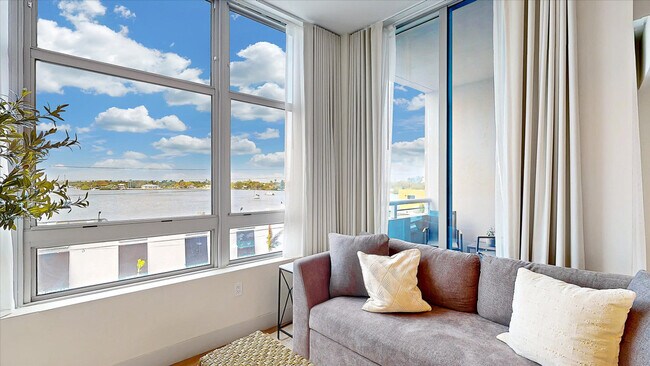 Building Photo - 777 N Ocean Dr