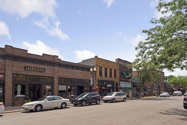 Building Photo - 603 Lake St