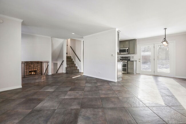 Building Photo - 28 E 55th St