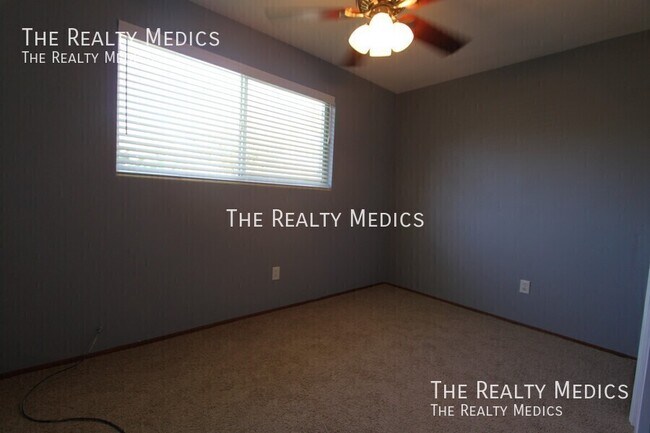 Building Photo - 619 Santa Fe Ln