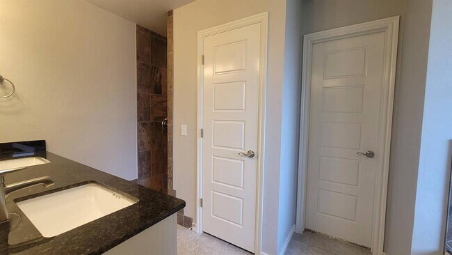 Building Photo - 8720 SW 66th Pl