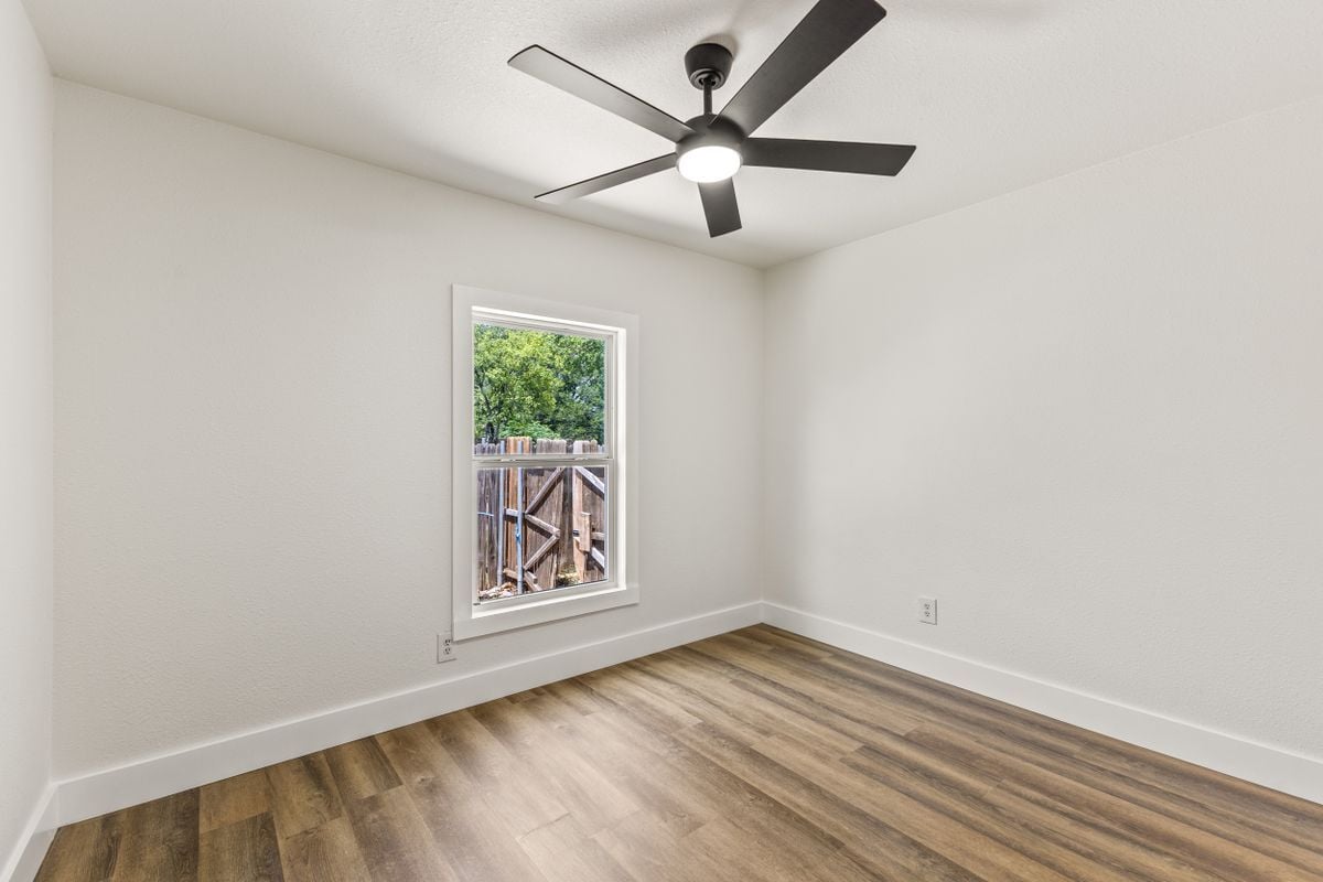 Building Photo - 418 Lillian St